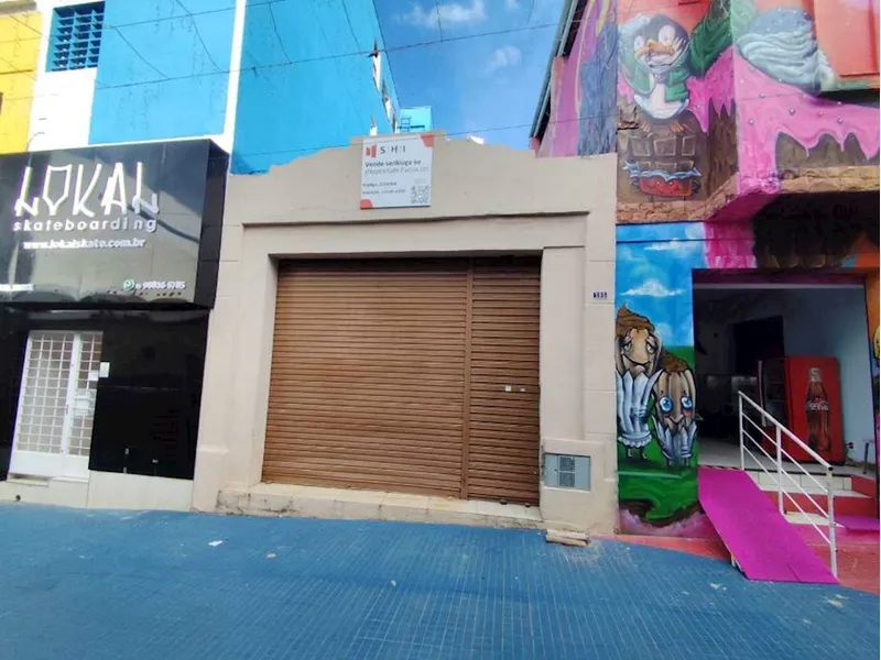 Comercial em leilão