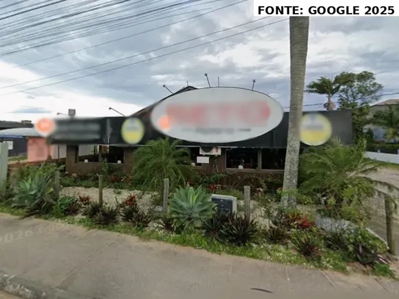 Comercial em leilão