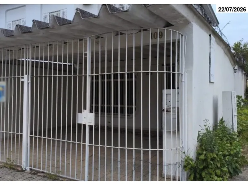 Outros em leilão