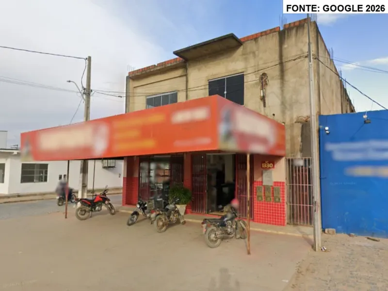 Comercial em leilão