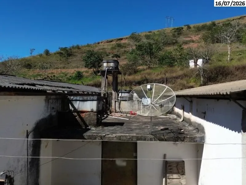 Comercial em leilão