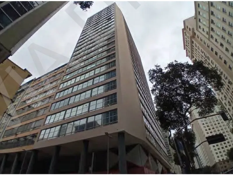 Comercial em leilão