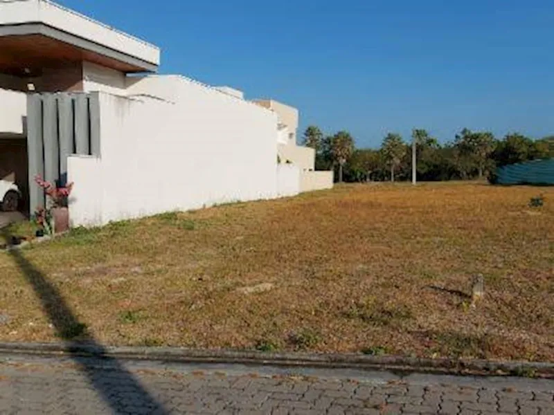 Terreno em leilão