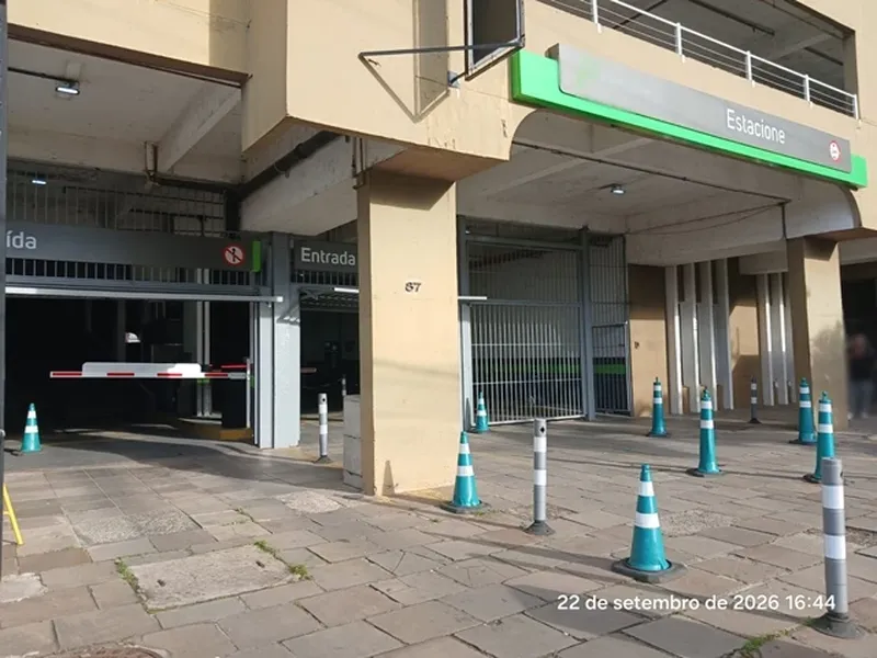 Outros em leilão