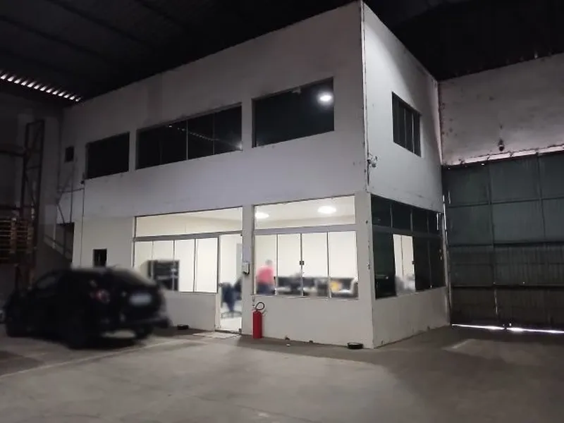 Comercial em leilão