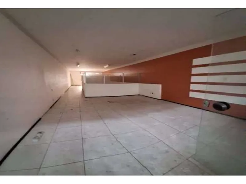 Comercial em leilão