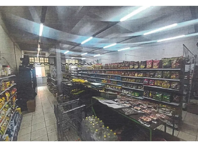 Comercial em leilão