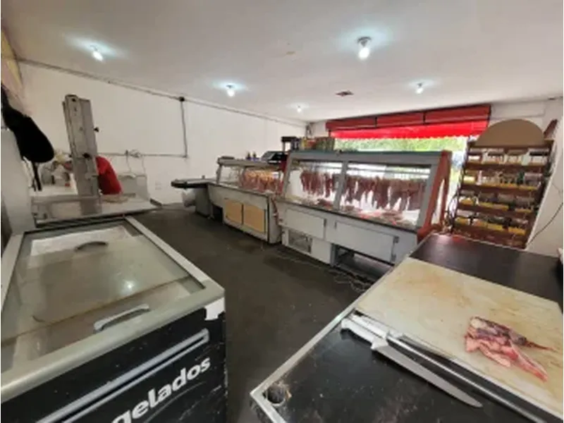 Comercial em leilão