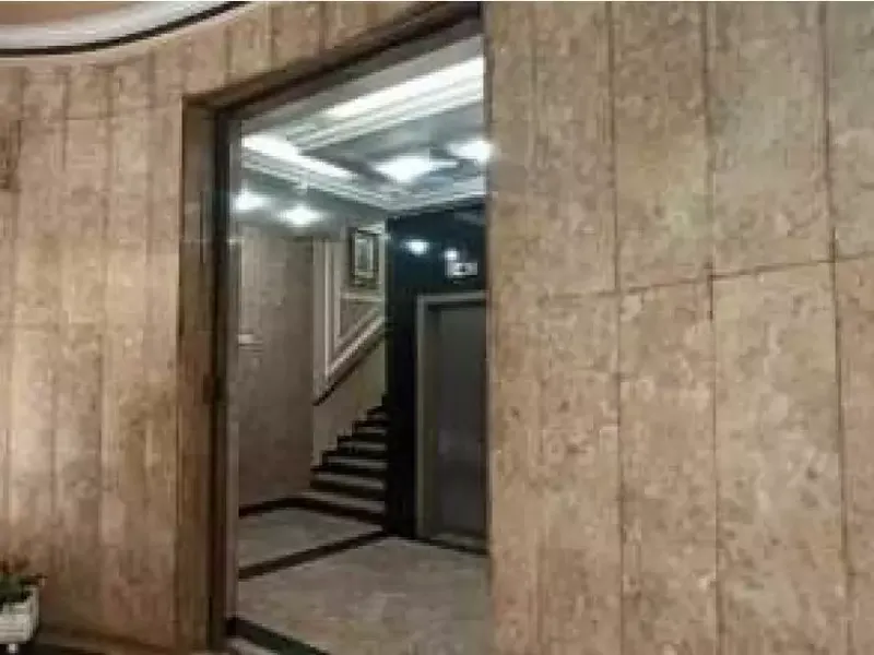 Comercial em leilão