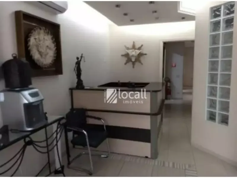 Comercial em leilão