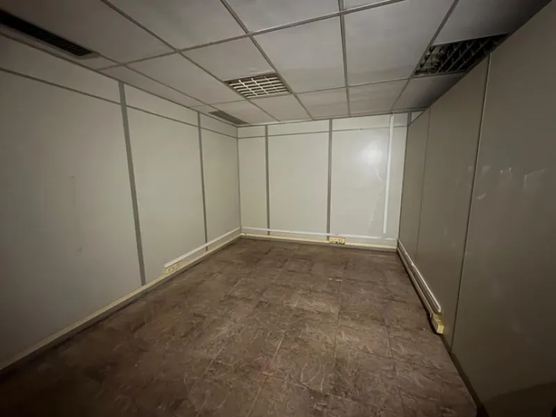 Comercial em leilão
