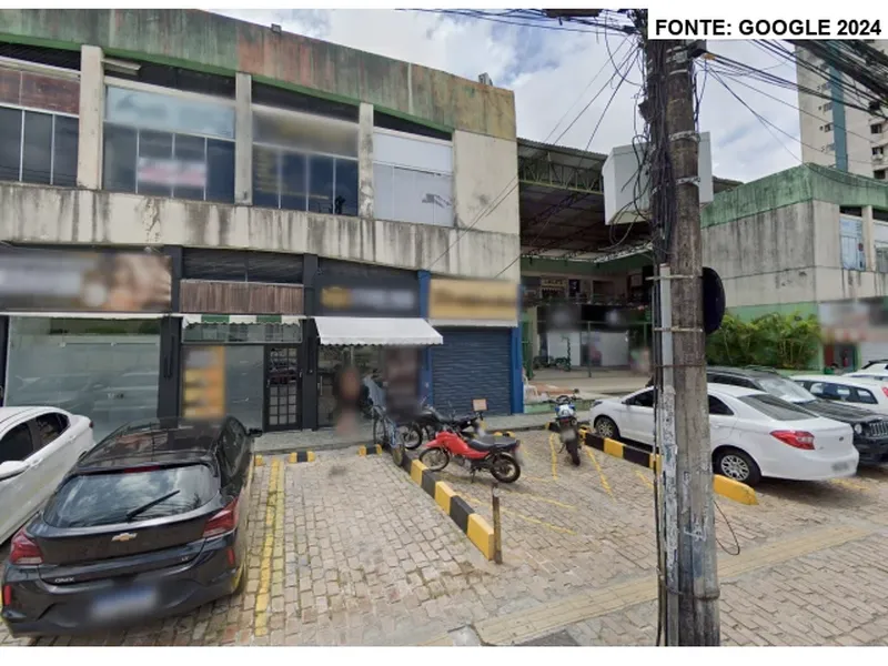 Comercial em leilão