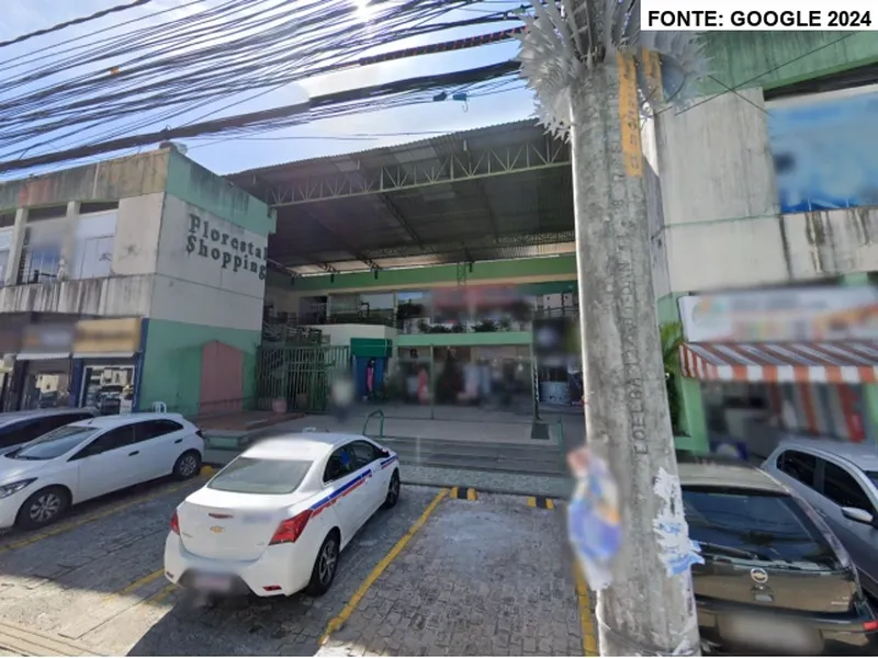 Comercial em leilão