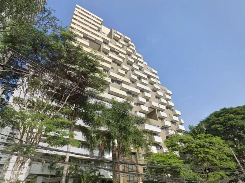 Comercial em leilão