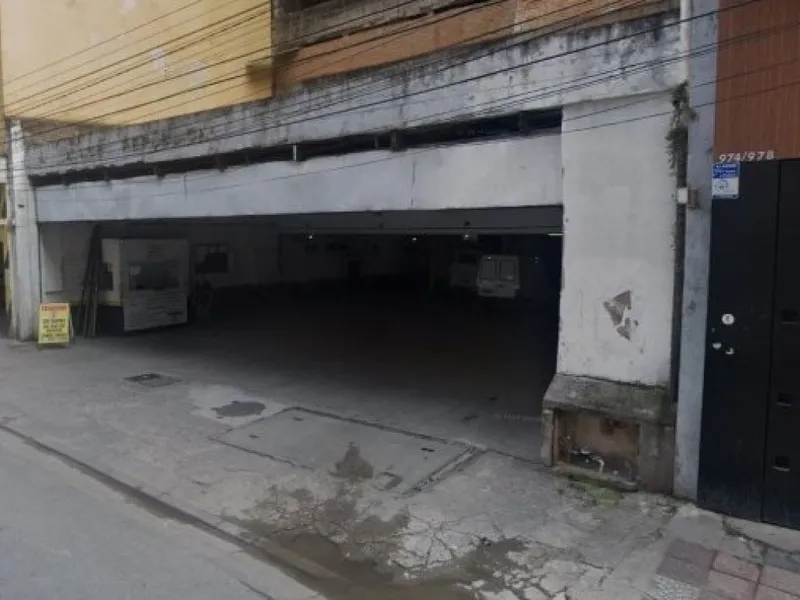 Outros em leilão