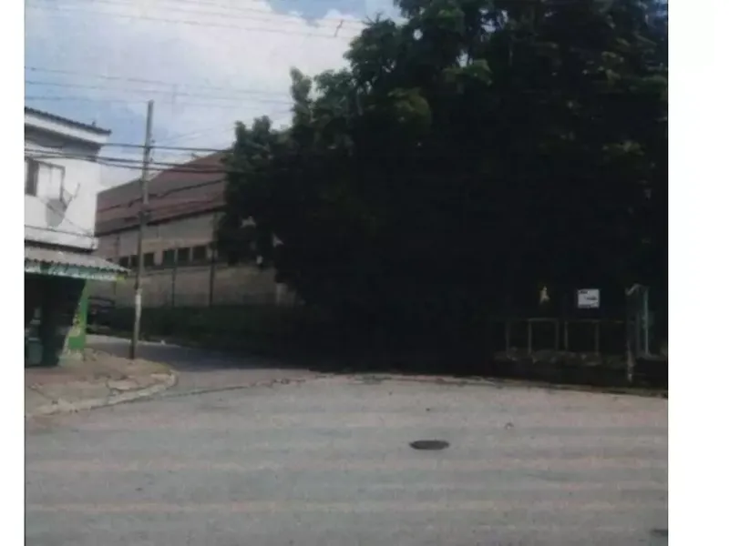 Comercial em leilão