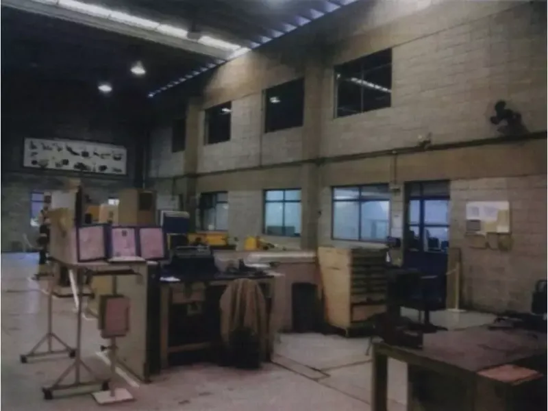 Comercial em leilão