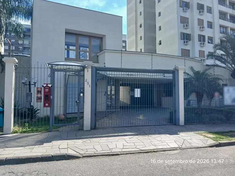 Outros em leilão