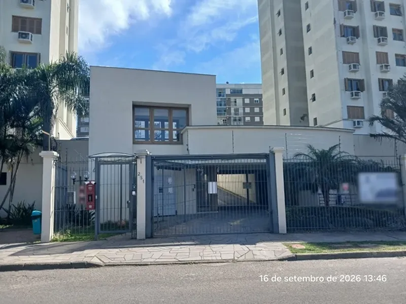 Outros em leilão