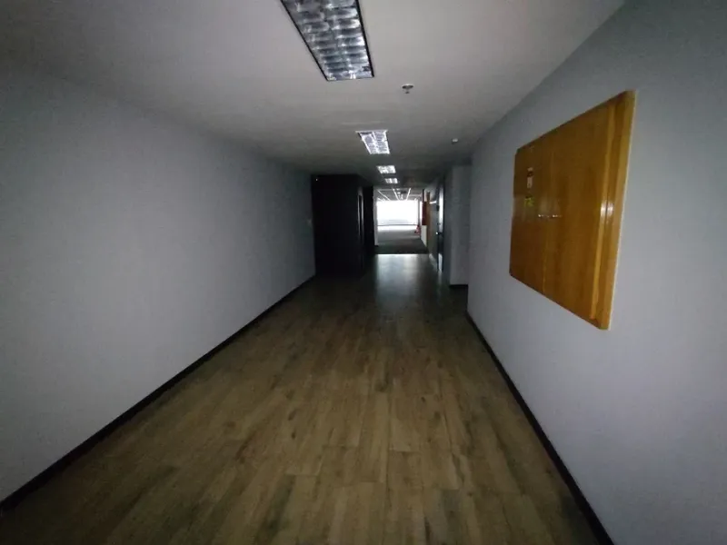 Comercial em leilão